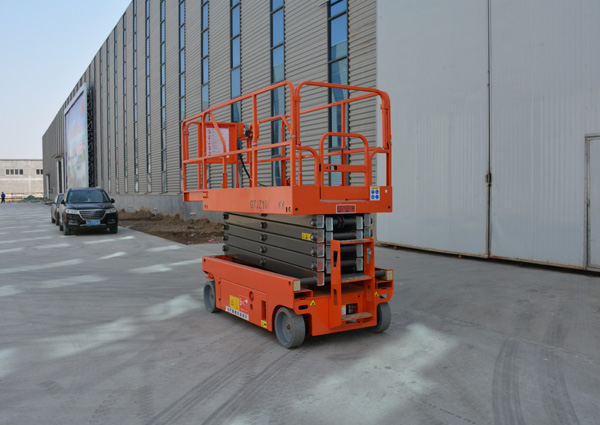 自行式升降平臺 (1) 自行式升降平臺 (1)